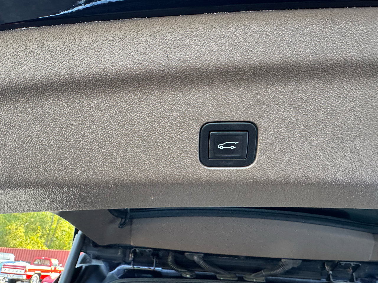 Used 2021 GMC Yukon Denali w/ Denali Ultimate Package image 18