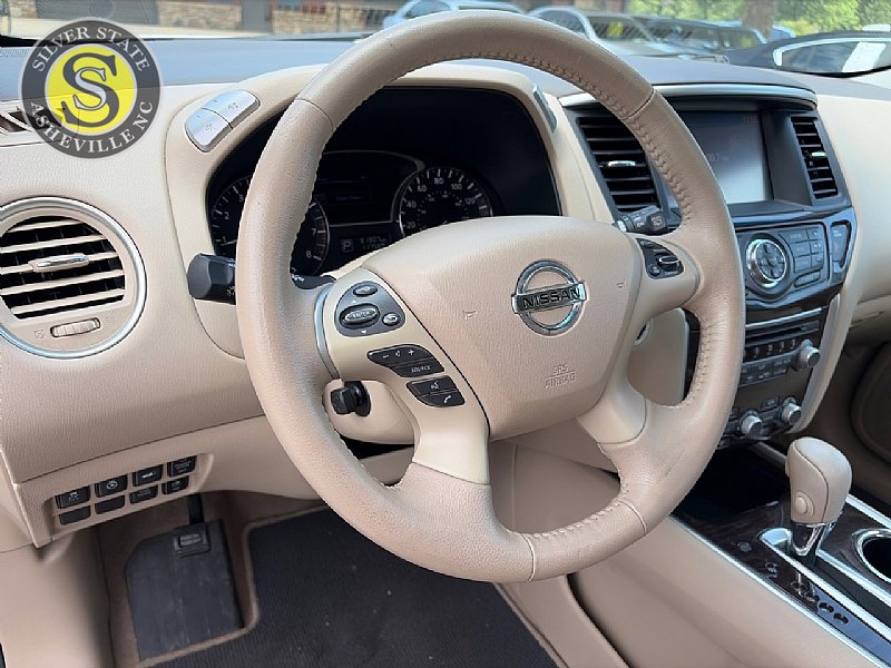 Used 2014 Nissan Pathfinder Platinum w/ Platinum Premium Package FWD image 24