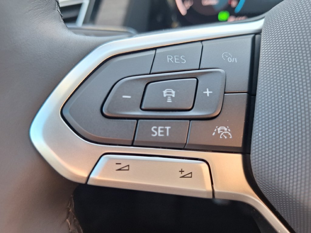New 2026 Volkswagen Atlas SEL Premium R-Line AWD/4WD image 13