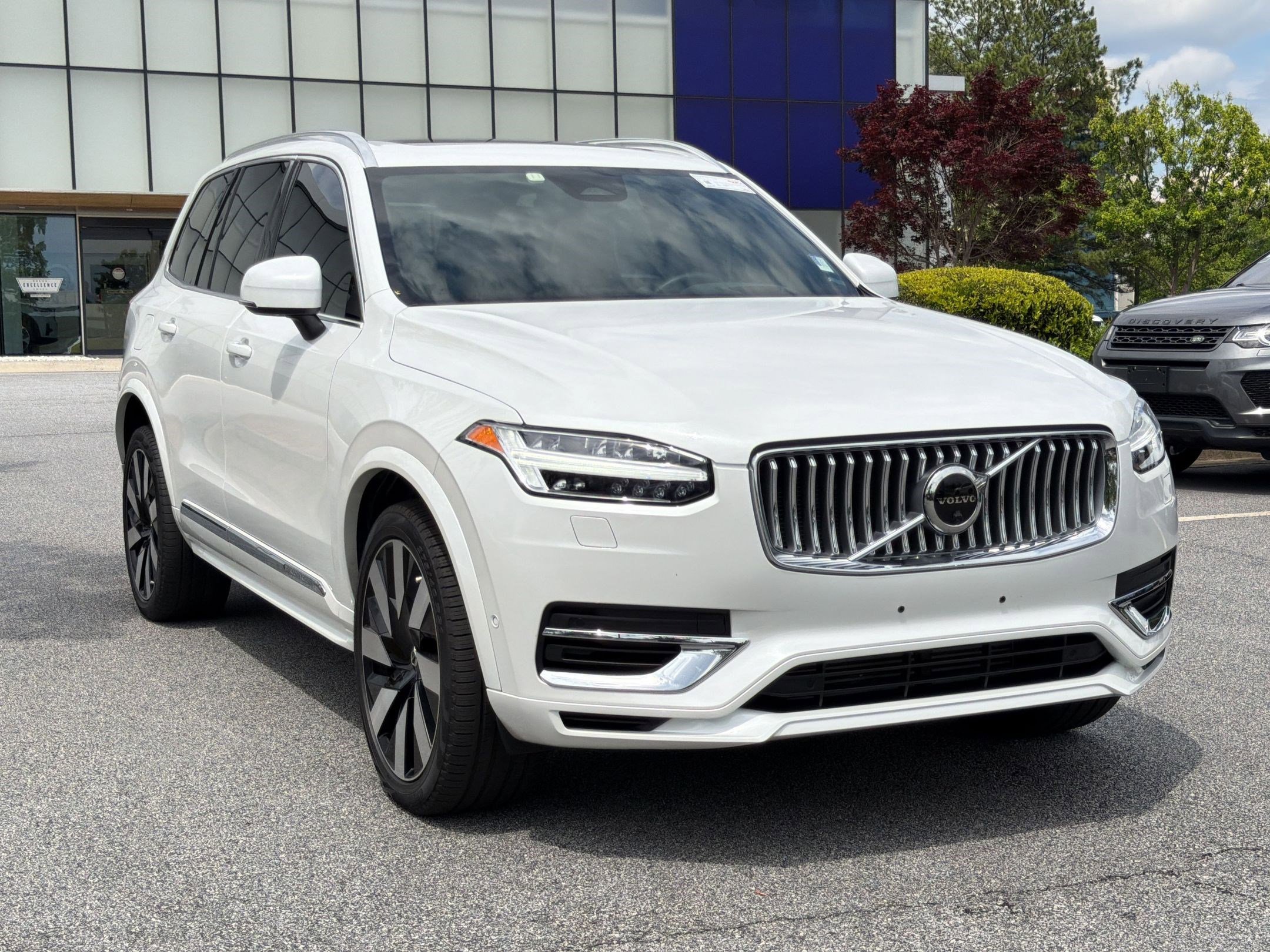 Used 2023 Volvo XC90 T8 Ultimate w/ Lounge Package AWD/4WD image 7