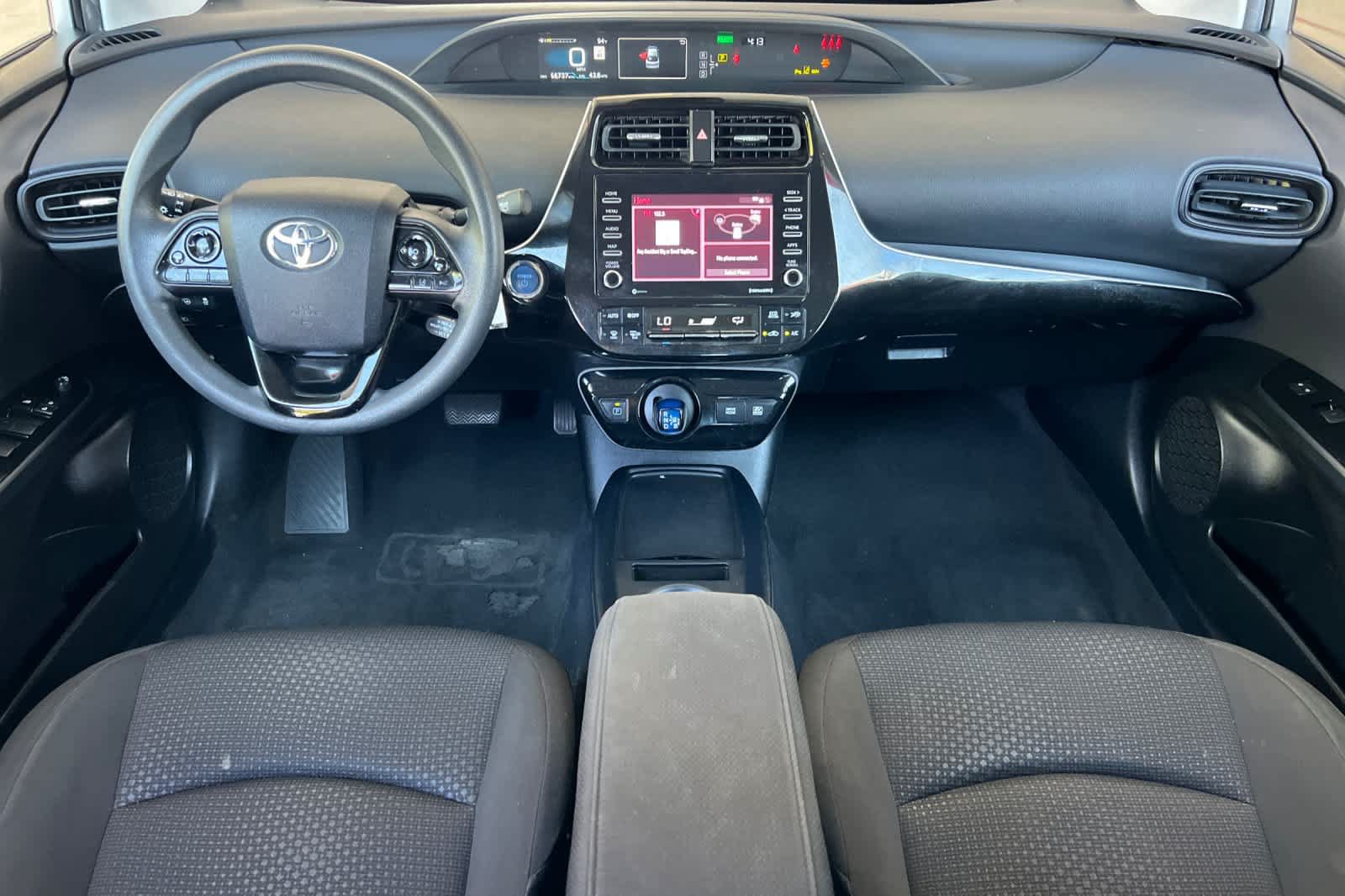 Used 2021 Toyota Prius LE FWD image 3