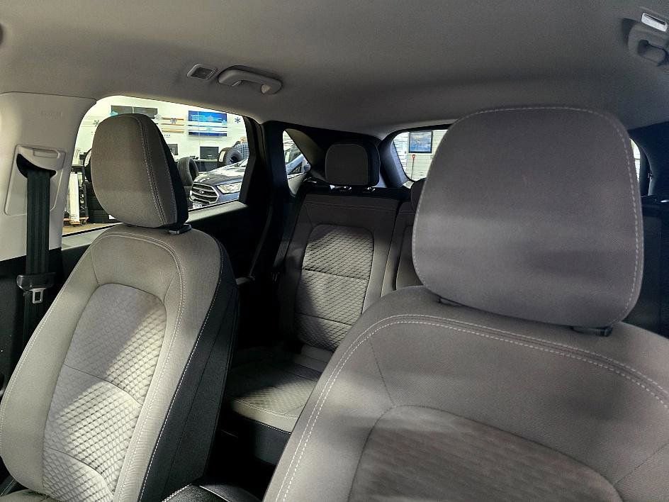 Used 2022 Ford Escape SE w/ Convenience Package image 24