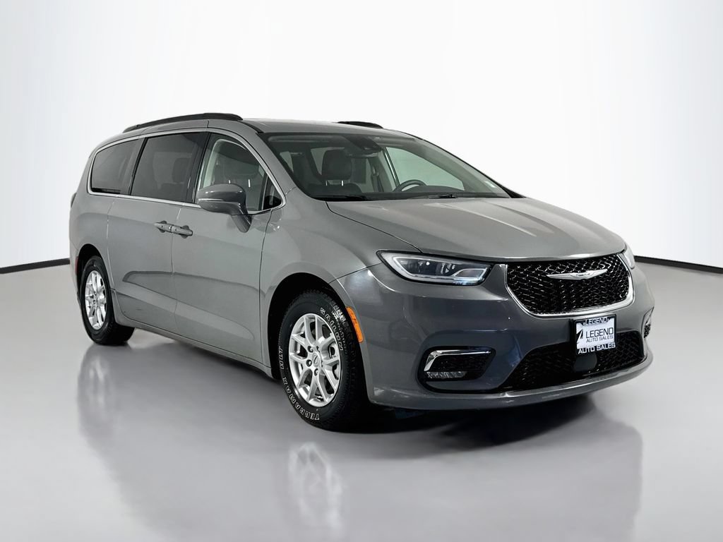 Used 2022 Chrysler Pacifica Touring-L FWD image 4