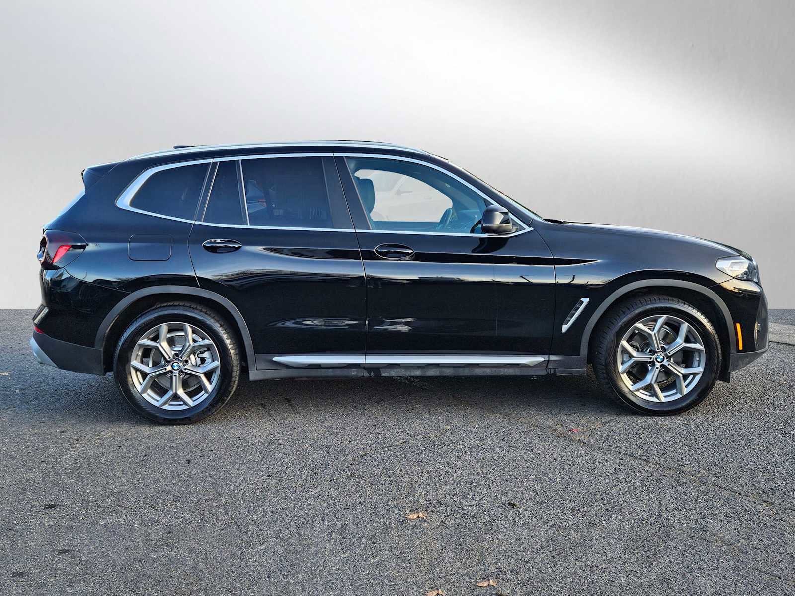 Used 2023 BMW X3 xDrive30i image 2