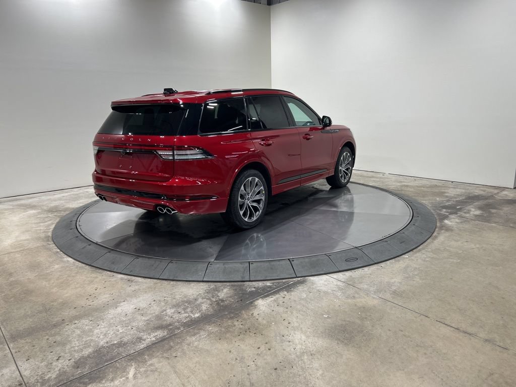 New 2026 Lincoln Aviator AWD w/ Jet Appearance Package image 6