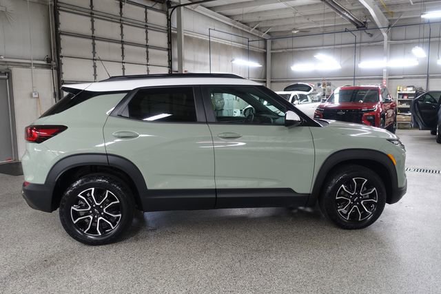 Used 2024 Chevrolet TrailBlazer ACTIV w/ Driver Confidence Package AWD/4WD image 8