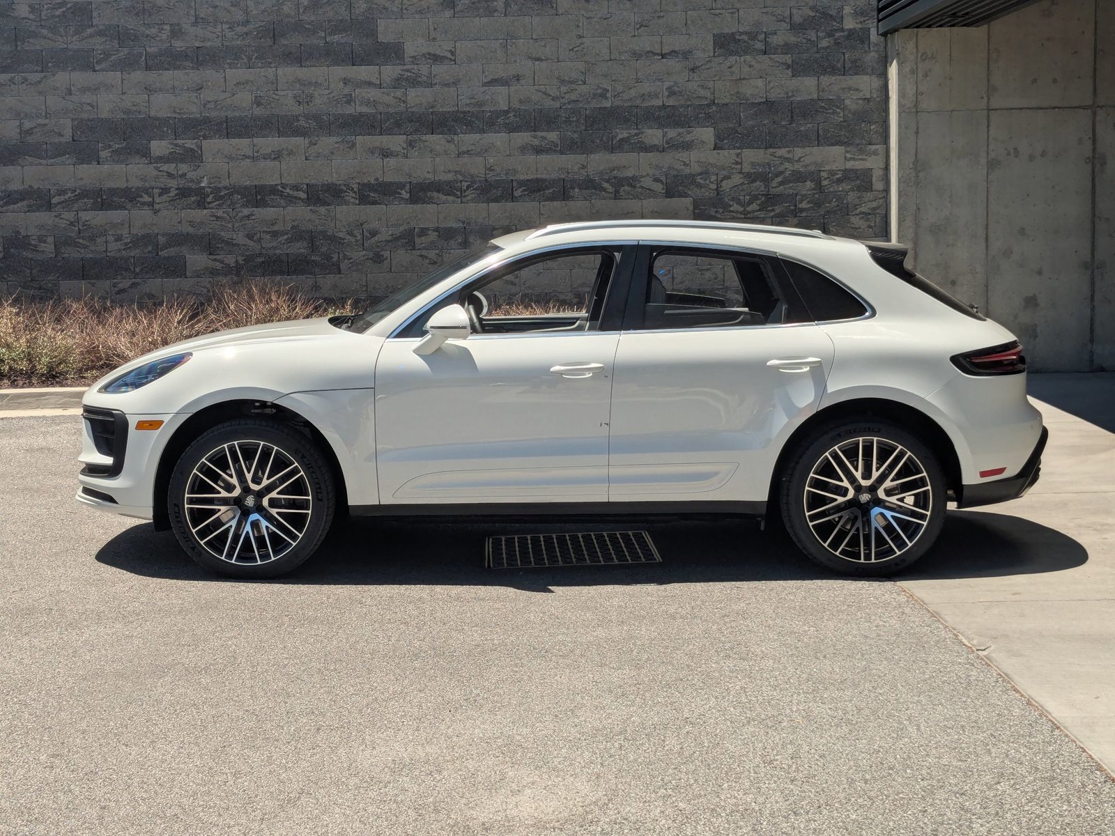 New 2026 Porsche Macan AWD/4WD video 2