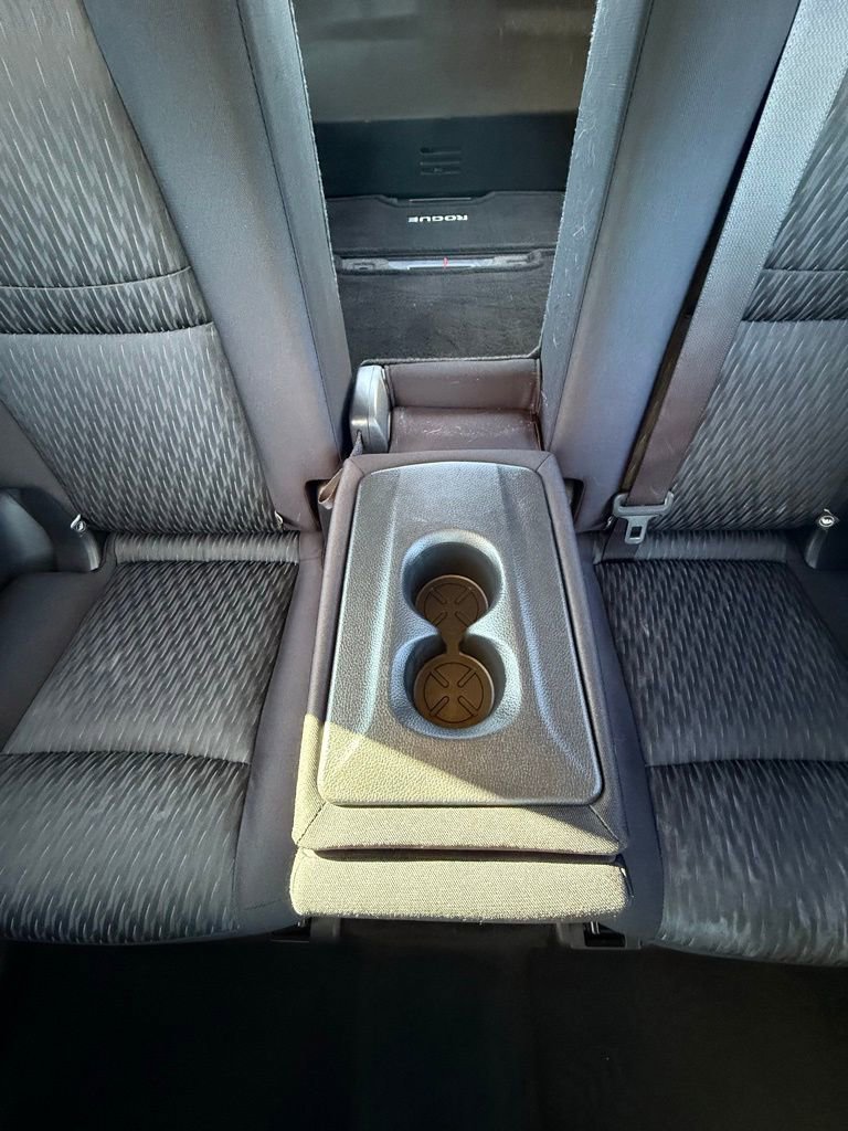 Used 2017 Nissan Rogue SV image 26