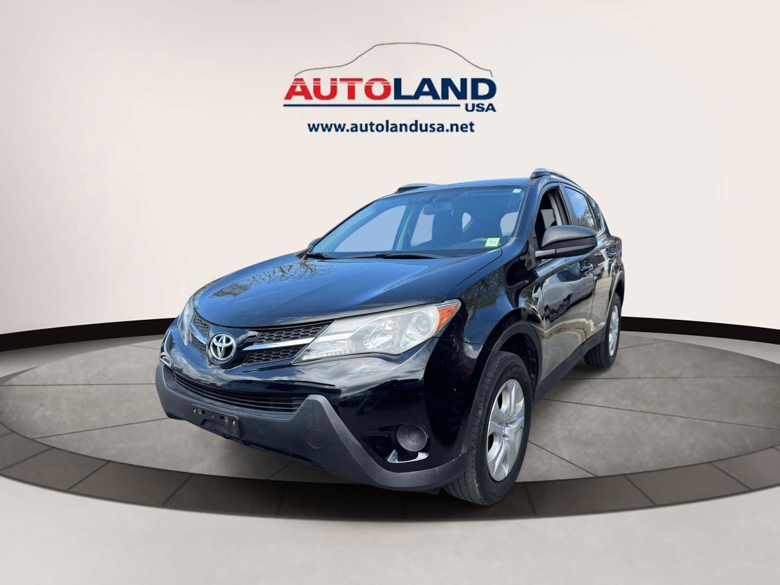 Used 2015 Toyota RAV4 LE image 1