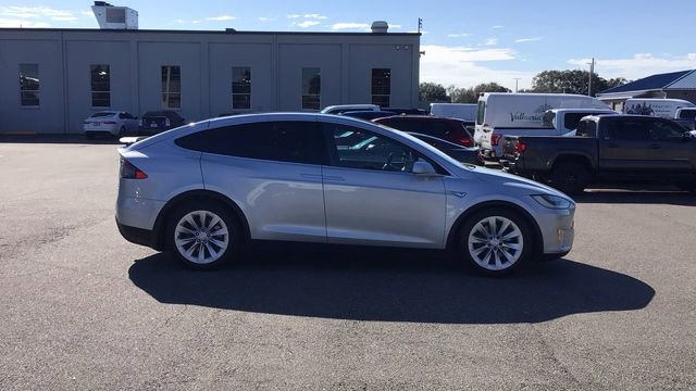 Used 2016 Tesla Model X 90D image 5