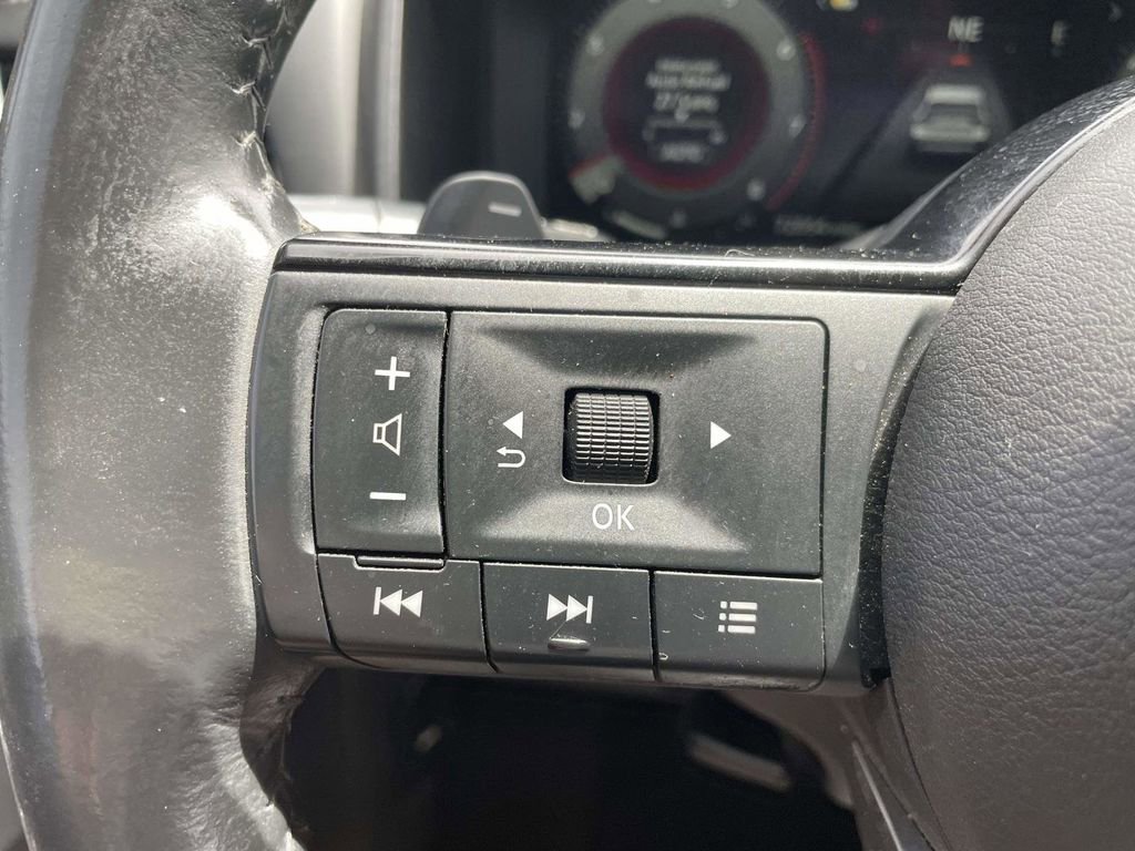 Used 2021 Nissan Rogue Platinum AWD/4WD image 27