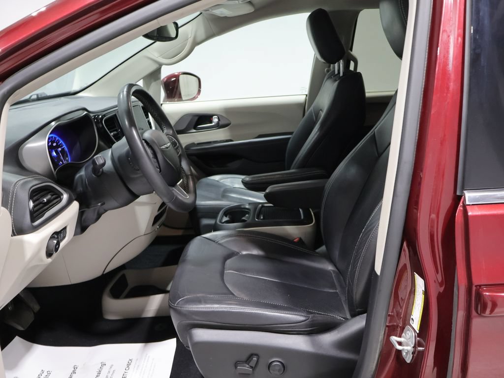 Used 2022 Chrysler Pacifica Touring-L AWD/4WD image 11