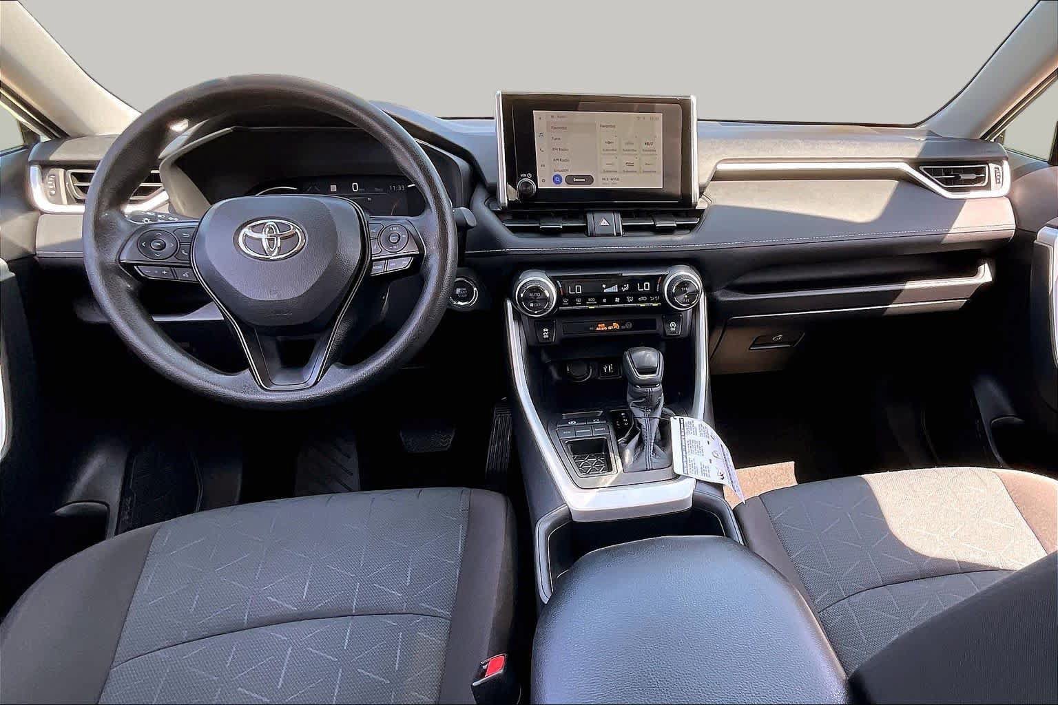Used 2025 Toyota RAV4 XLE FWD image 16