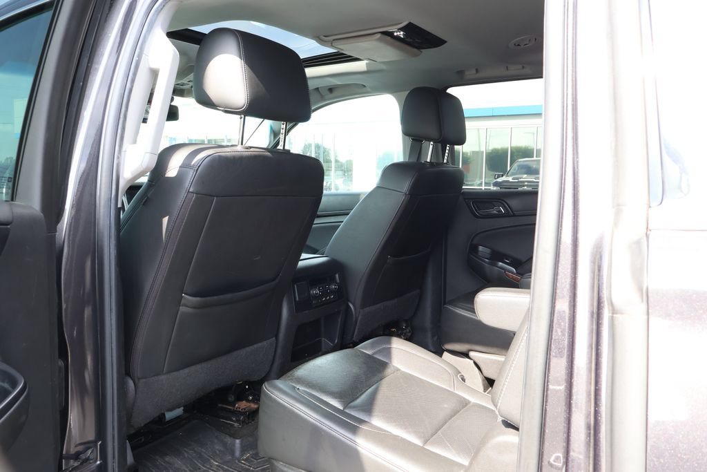 Used 2017 Chevrolet Suburban Premier AWD/4WD image 36