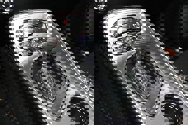 Used 2016 Dodge Challenger SXT w/ Blacktop Package image 15