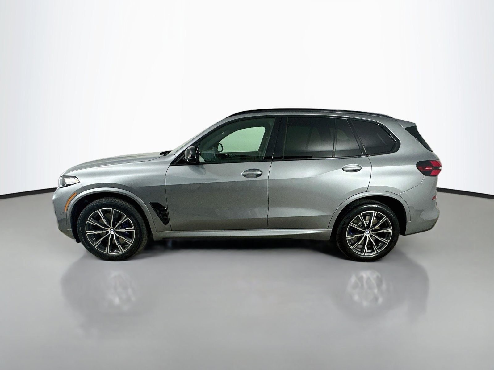 Used 2026 BMW X5 M60i AWD/4WD image 8