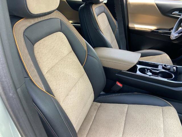 Used 2025 Chevrolet Equinox ACTIV w/ Safety and Technology Package AWD/4WD image 23
