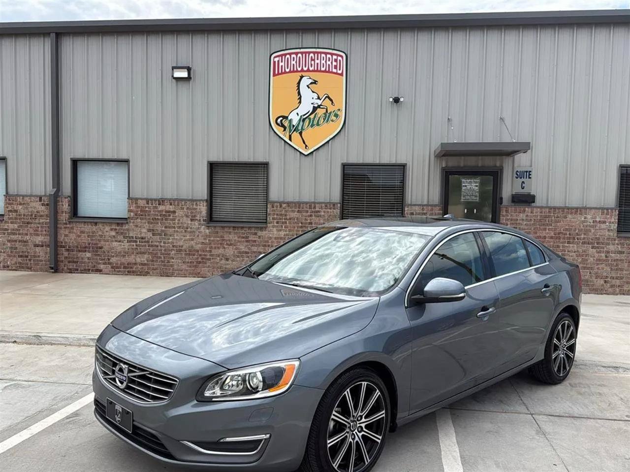 Used 2017 Volvo S60 T5 Inscription Platinum FWD image 3