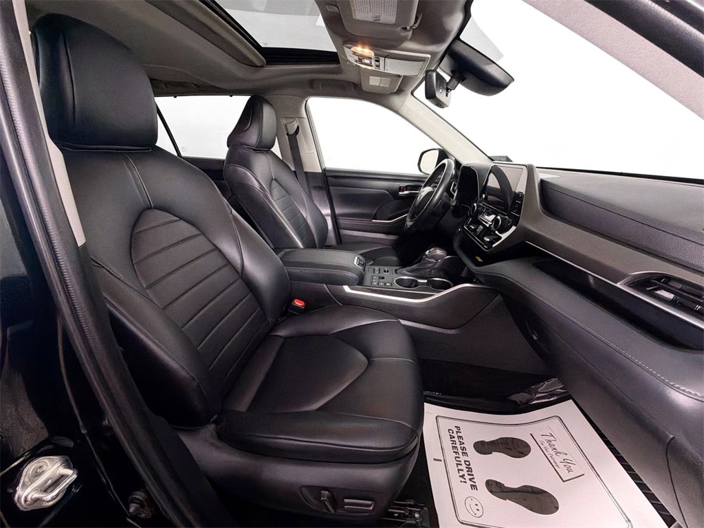 Used 2023 Toyota Highlander L image 27