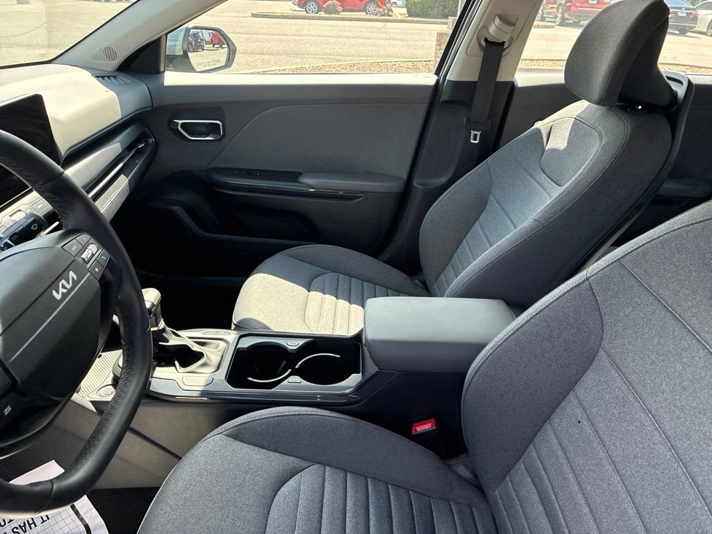 Used 2025 Kia K4 EX FWD image 11