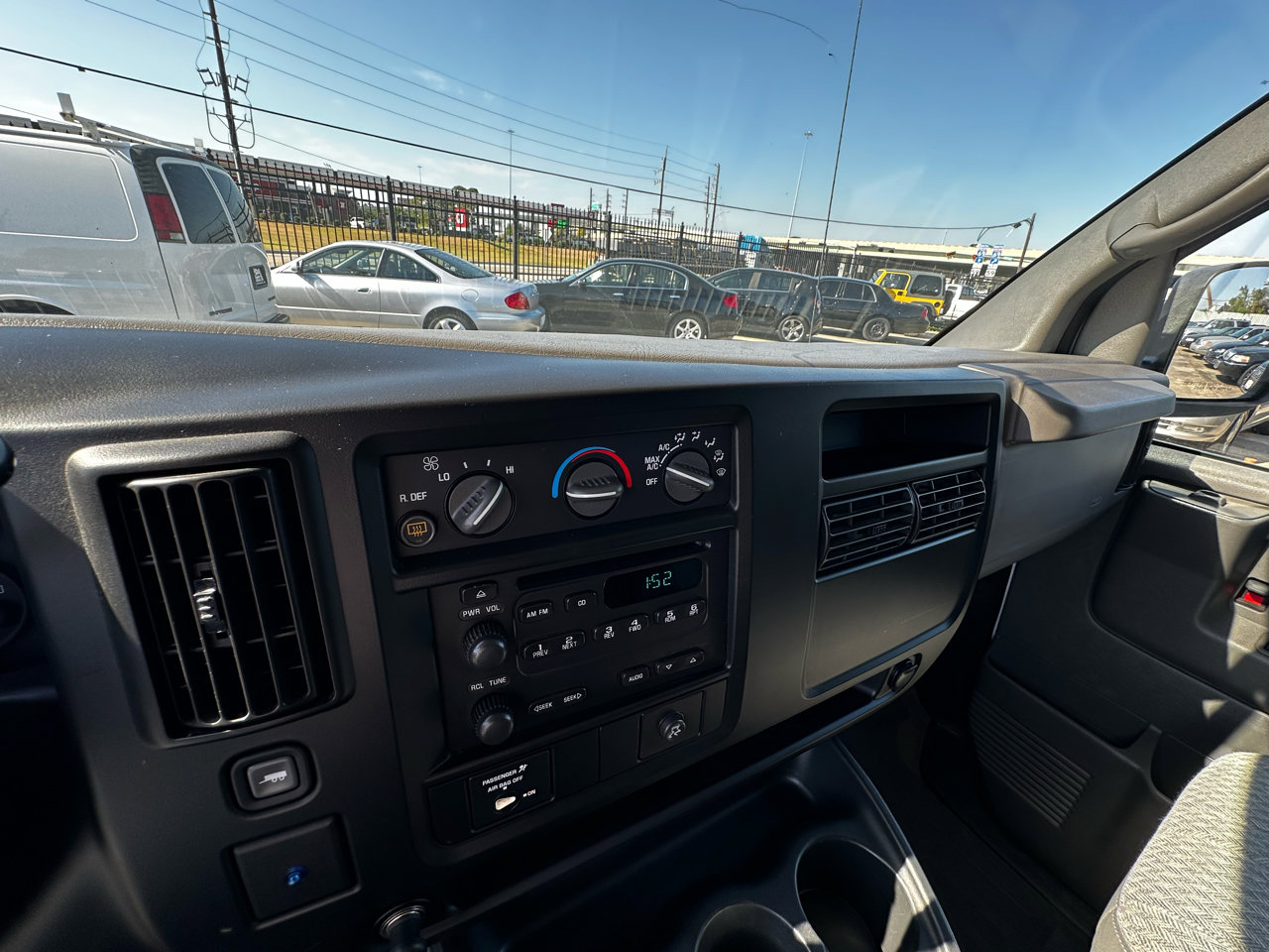 Used 2006 Chevrolet Express 3500 Passenger w/ LT Preferred Equipment Group image 31