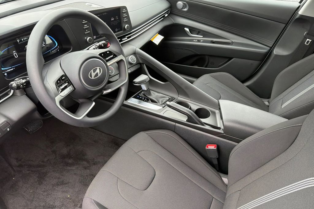 New 2026 Hyundai Elantra SE image 8
