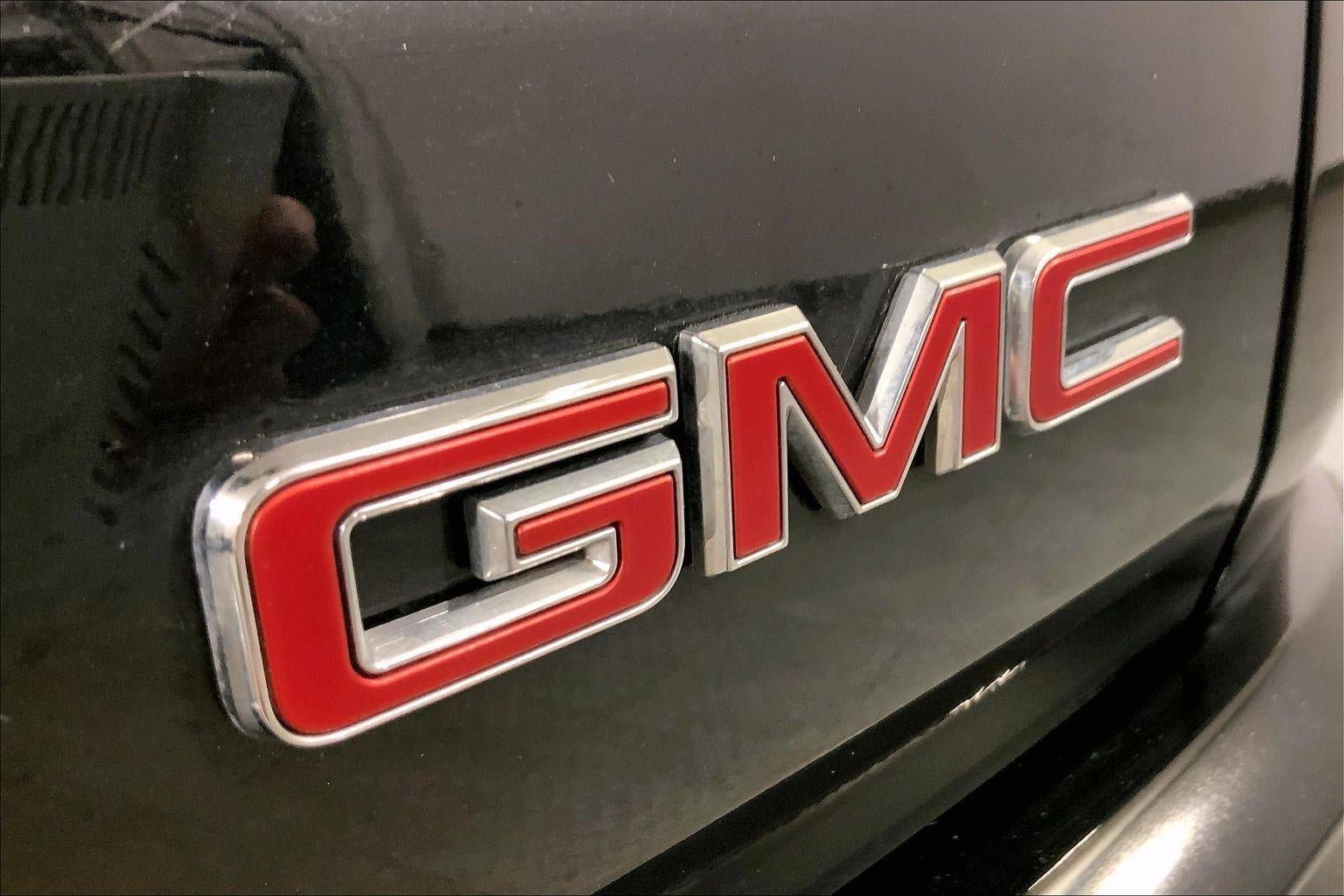 Used 2025 GMC Acadia Denali w/ LPO, Floor Liner Package image 30