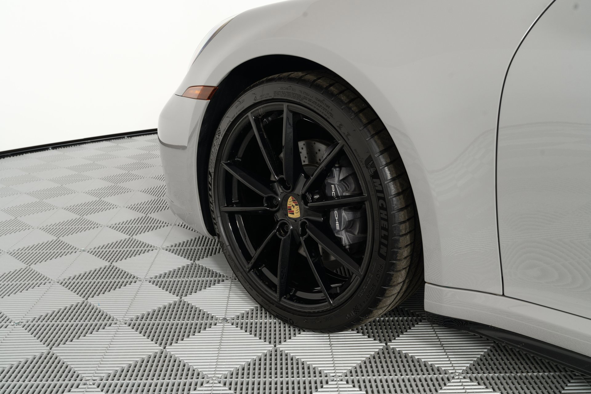 Used 2024 Porsche 911 Carrera image 47