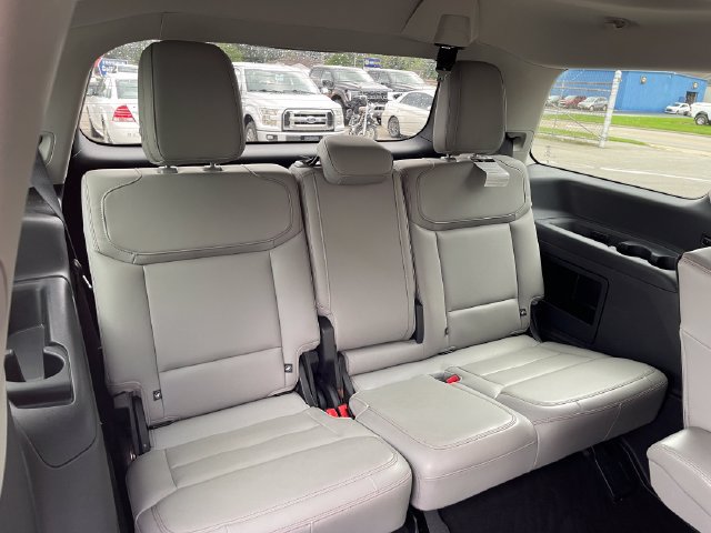 Used 2025 Ford Expedition Active AWD/4WD image 39