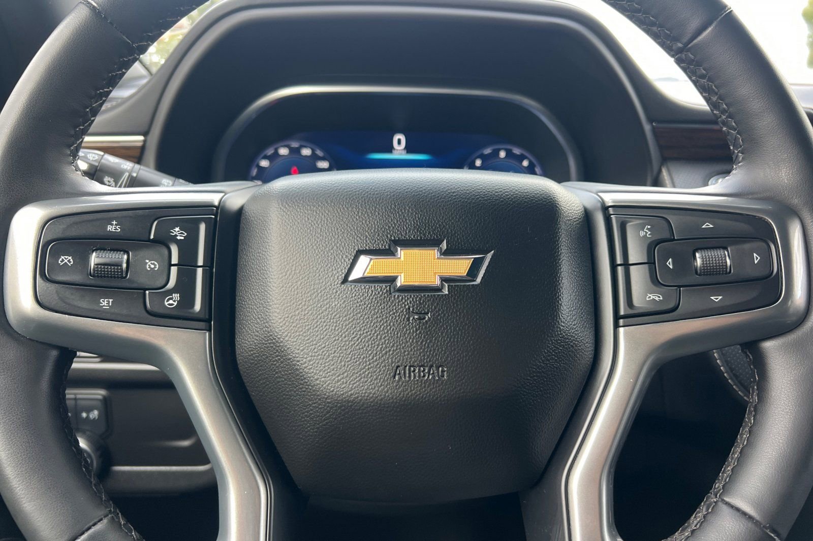 Used 2023 Chevrolet Suburban Premier image 25