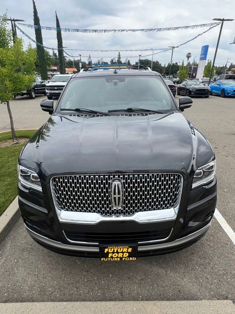 Used 2023 Lincoln Navigator Reserve AWD/4WD image 6