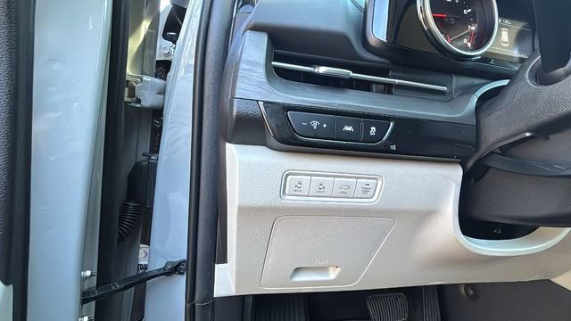 Used 2024 Kia Carnival EX image 19
