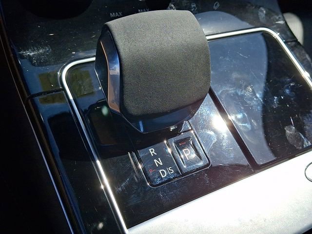 Used 2021 Land Rover Range Rover Velar R-Dynamic S image 15