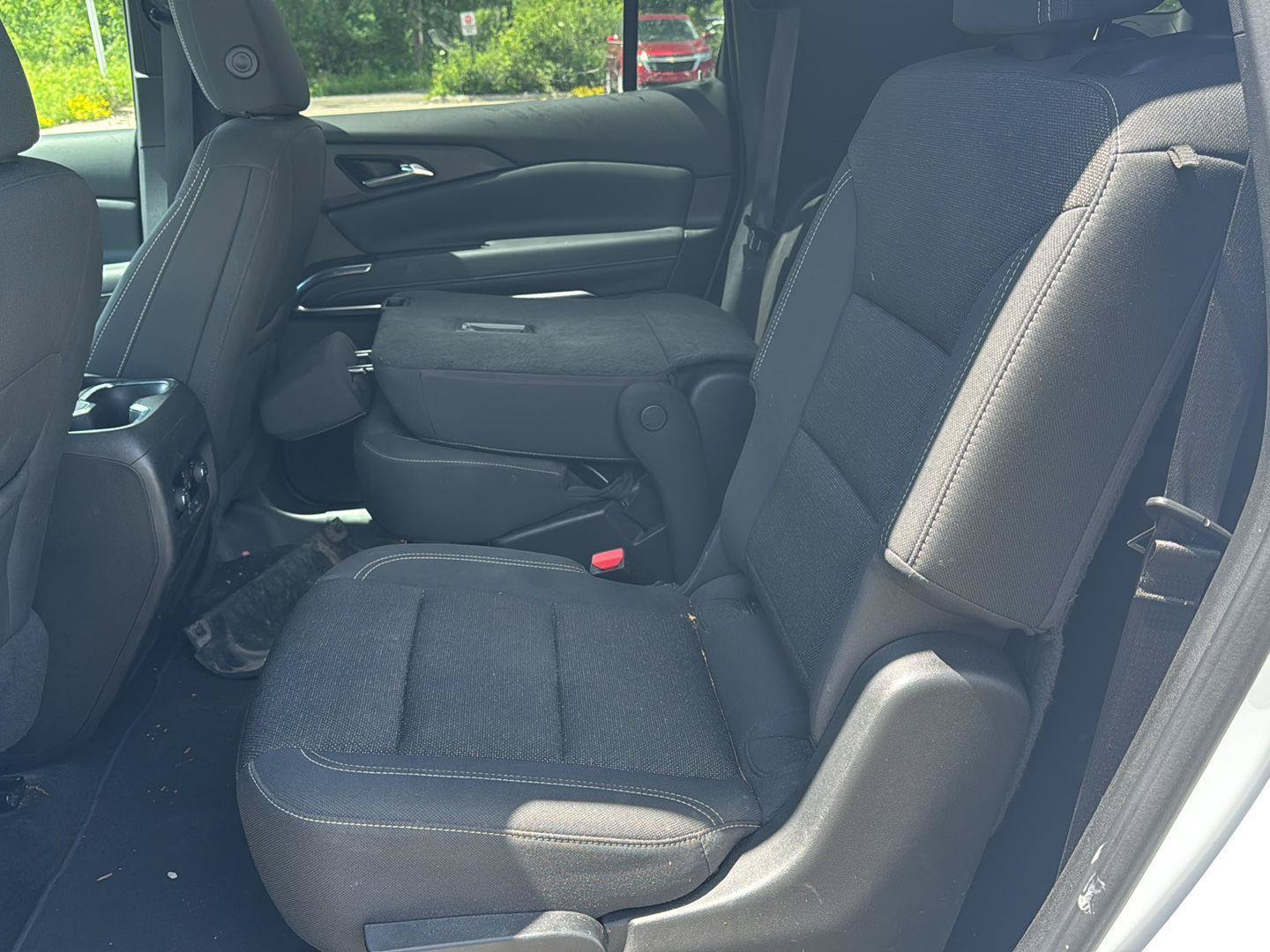 Used 2025 Chevrolet Traverse LT FWD image 10