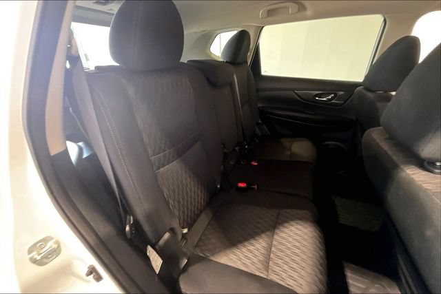 Used 2019 Nissan Rogue S FWD image 30