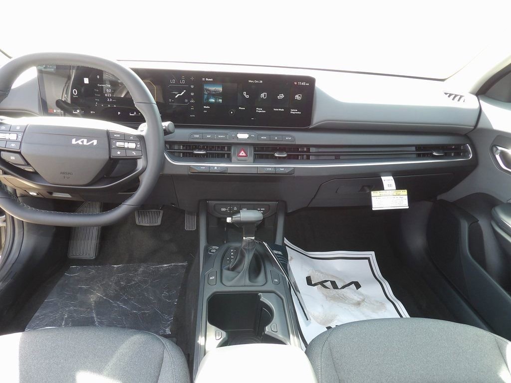 Used 2025 Kia K4 EX image 11