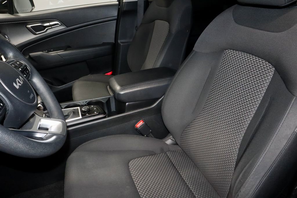 Used 2023 Kia Sportage LX AWD/4WD image 24