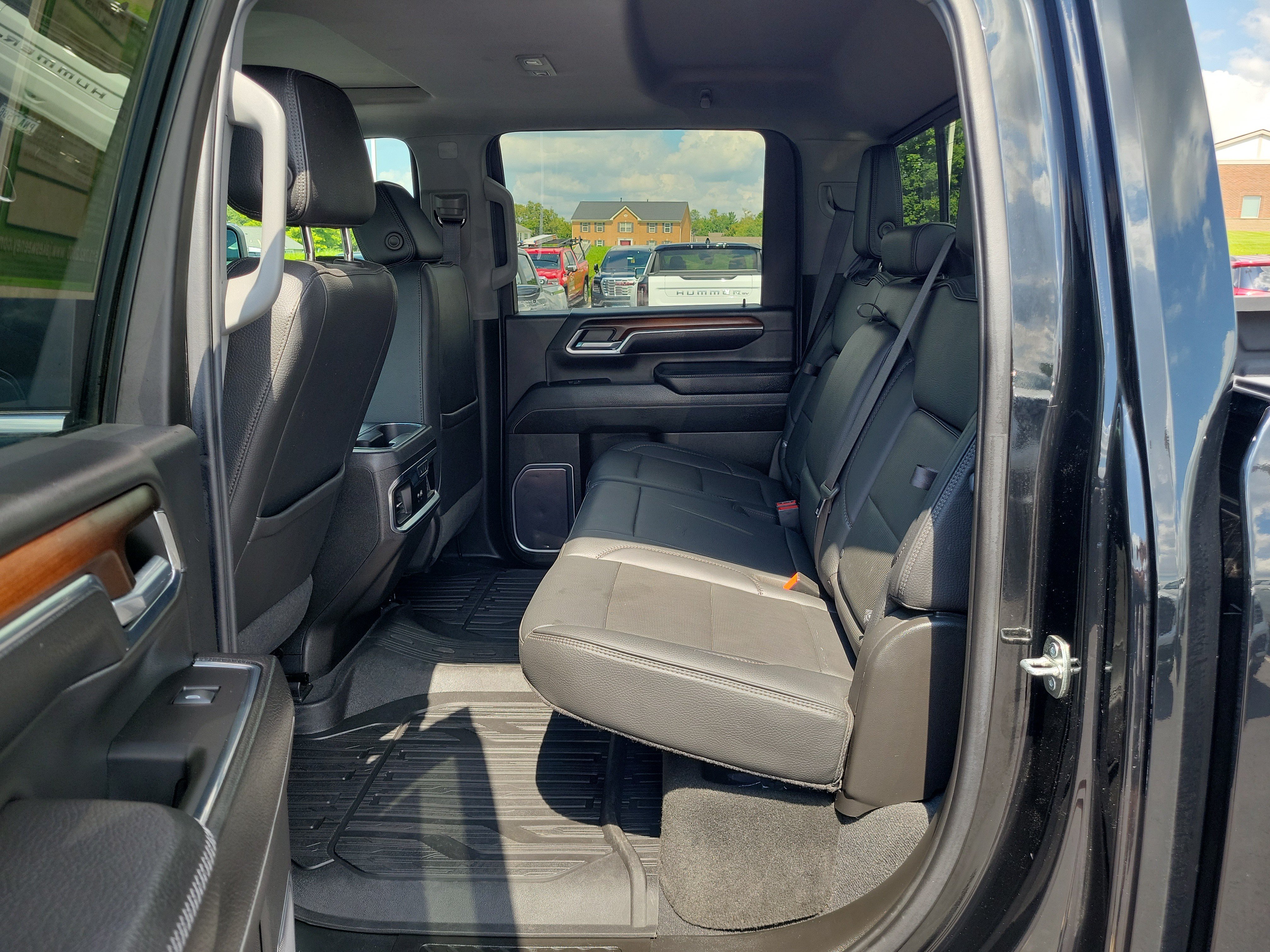 Used 2024 GMC Sierra 2500 Denali w/ Denali Reserve Package AWD/4WD image 11