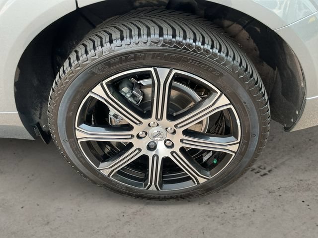 Used 2018 Volvo XC60 T8 Inscription w/ Advanced Package AWD/4WD image 9