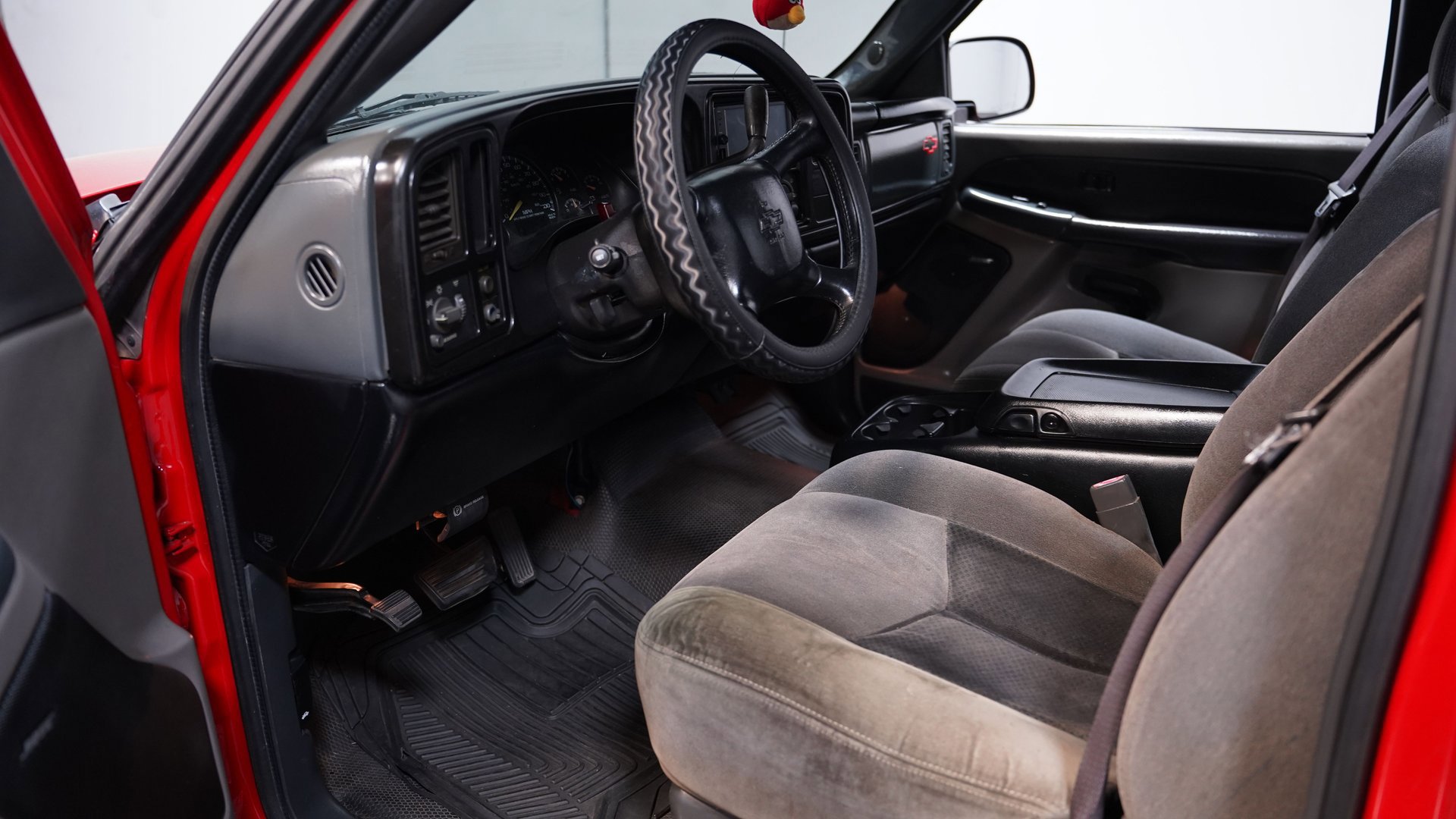 Used 1999 Chevrolet Silverado 1500 LS w/ Firm Ride Suspension Pkg image 4