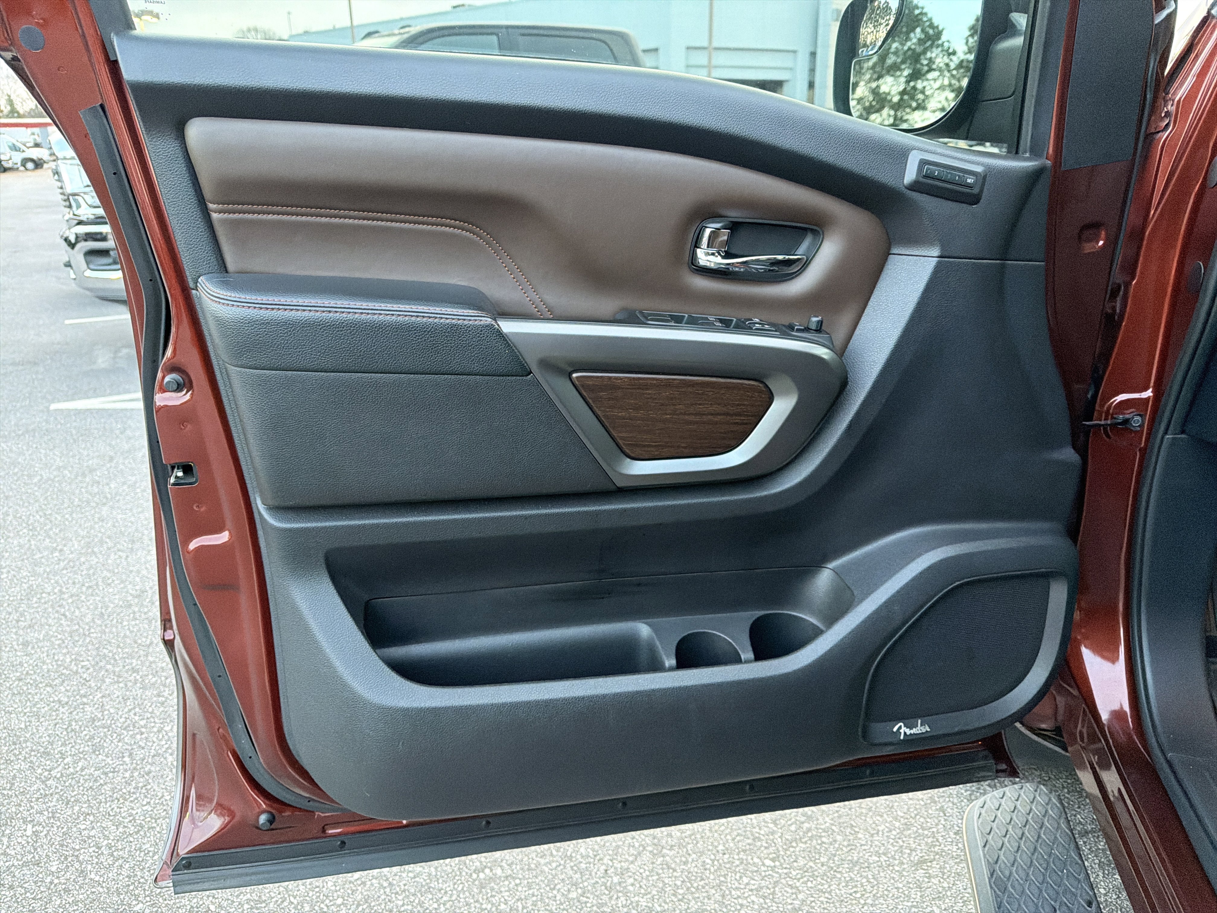 Used 2019 Nissan Titan Platinum Reserve w/ Platinum Utility Package image 11