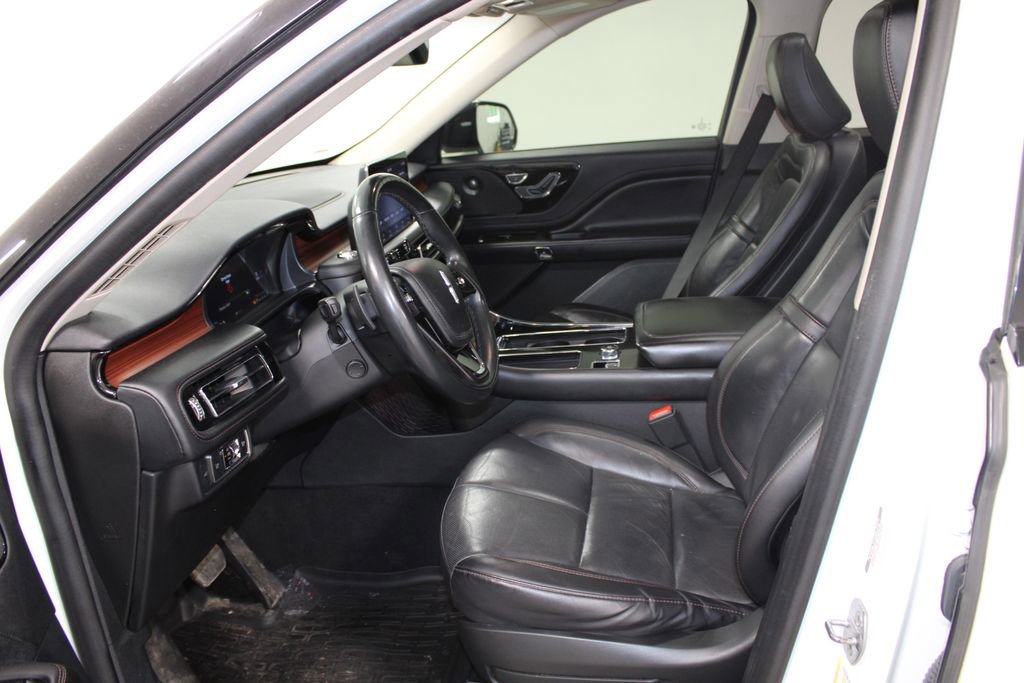 Used 2023 Lincoln Aviator Reserve w/ Jet Appearance Package image 18