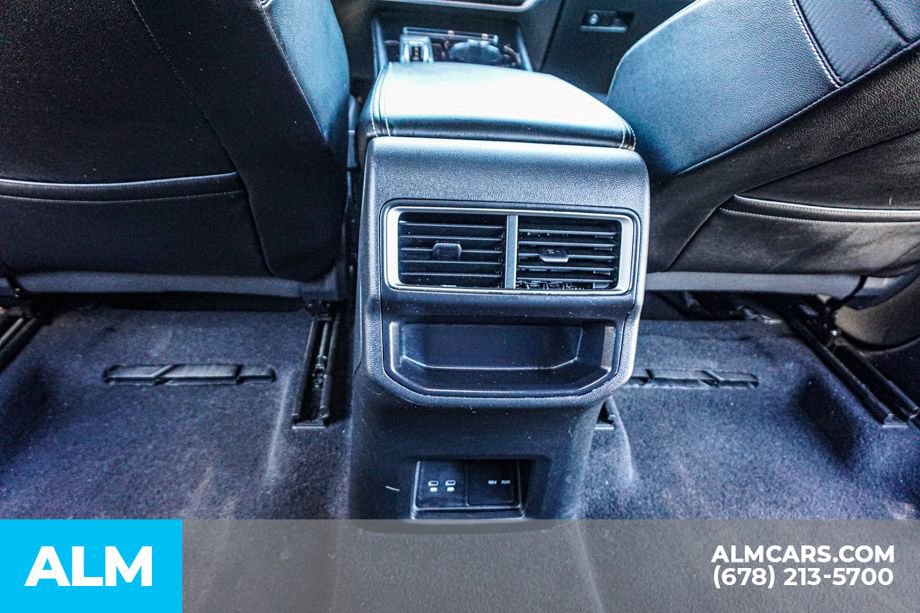 Used 2024 Volkswagen Atlas Cross Sport SE image 30