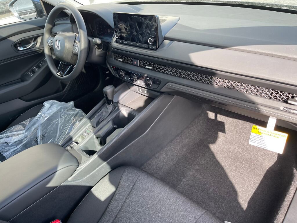 Used 2024 Honda Accord EX image 18