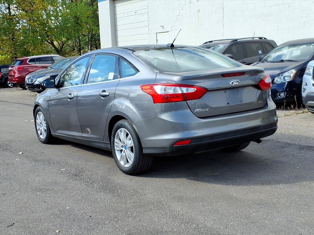 Used 2012 Ford Focus SEL w/ SEL/Titanium Winter Pkg FWD image 3