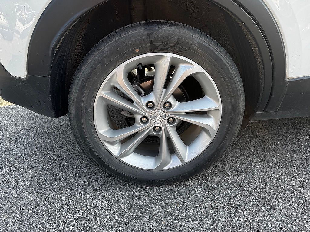 Used 2021 Buick Encore GX Preferred w/ Cold Weather Comfort Package FWD image 12
