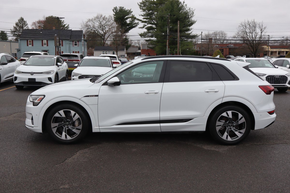 Used 2021 Audi e-tron Premium w/ Convenience Plus Package image 8