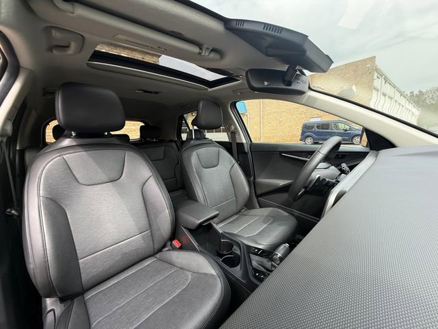 Used 2024 Kia Niro SX image 22