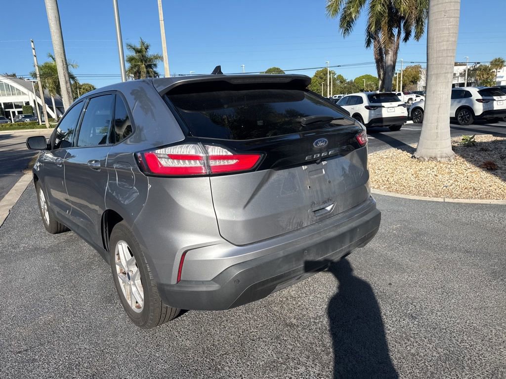 Used 2021 Ford Edge SE image 11