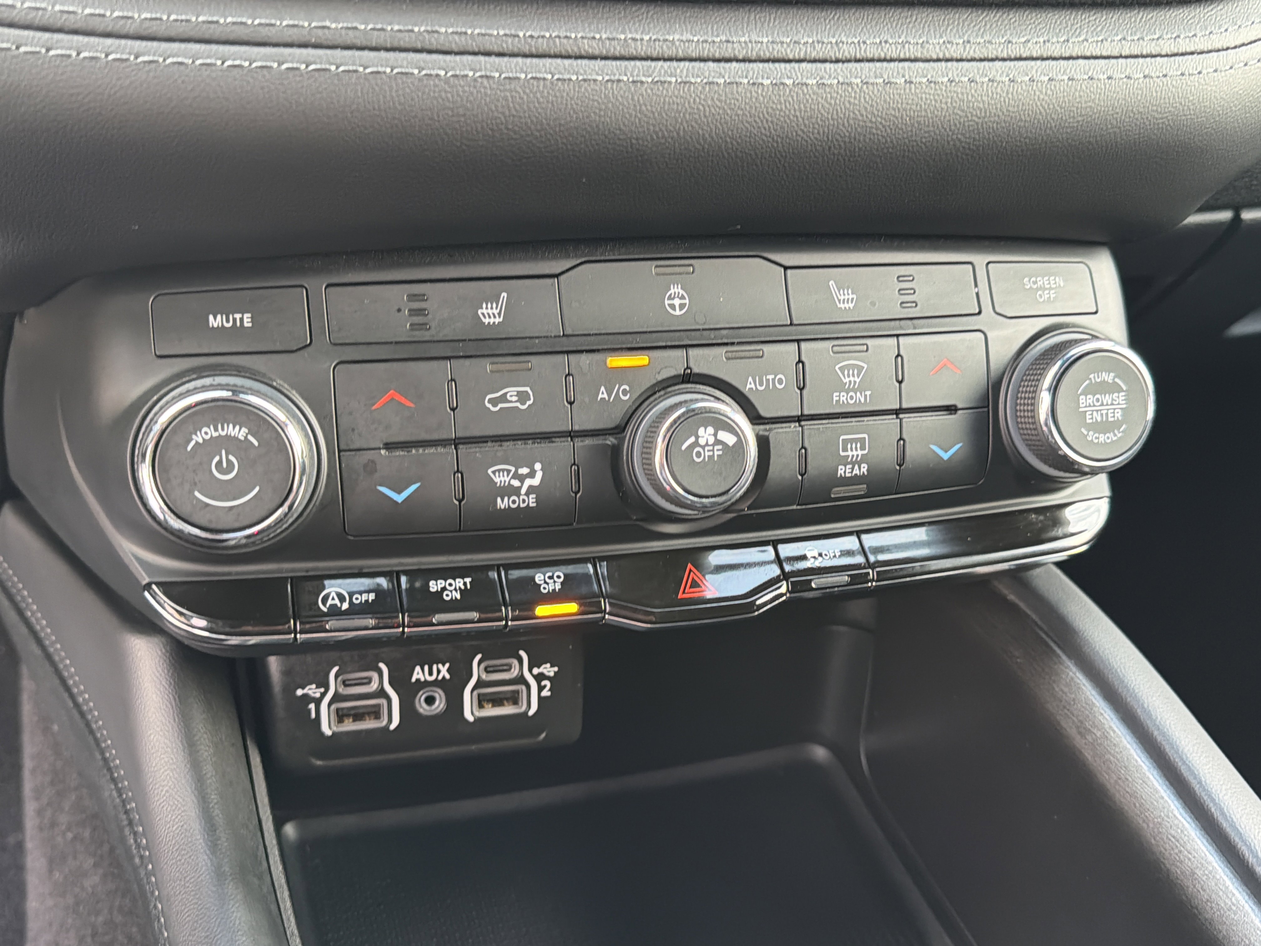 Used 2024 Dodge Durango SXT image 32